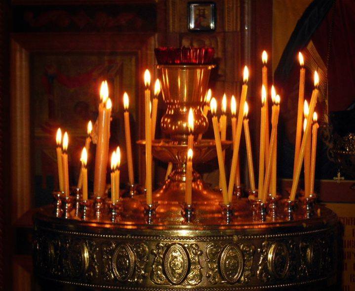 Правило возжигания свечей в храме.jpg